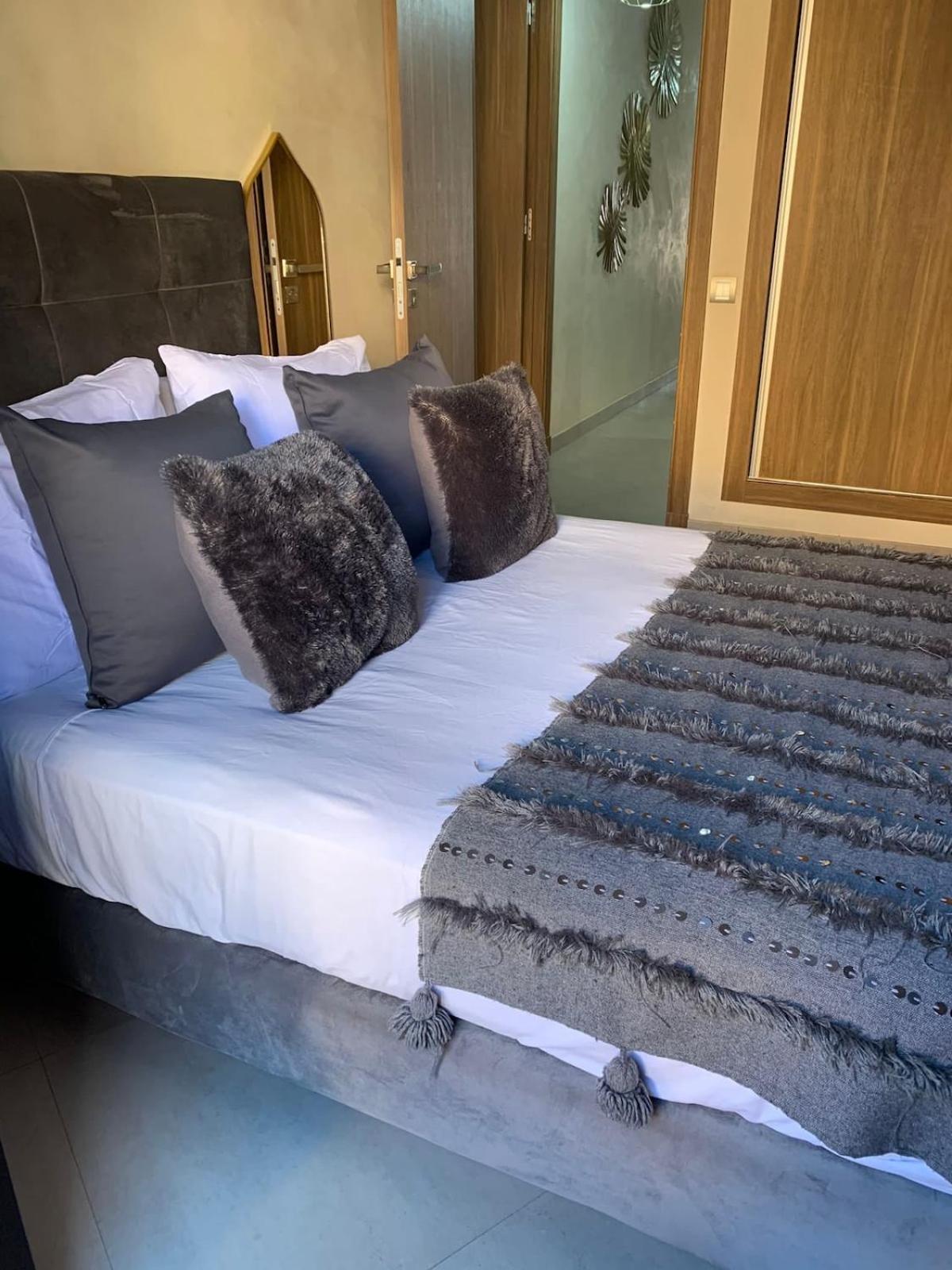 Neuf Climatise, Centre Marrakech. Apartamento *